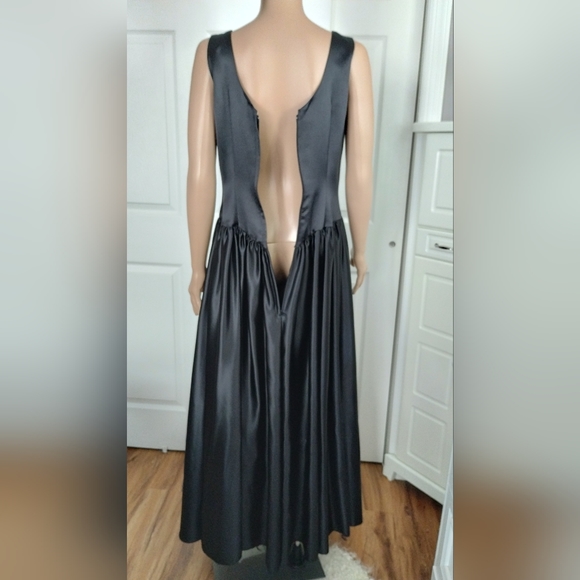 Women's Long Satin Evening Wear Dress - Picture 10 of 13